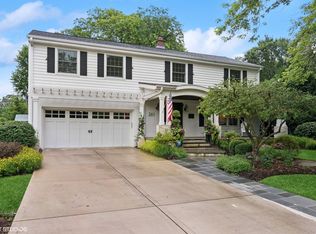 261 Woodstock Ave, Glen Ellyn, IL 60137