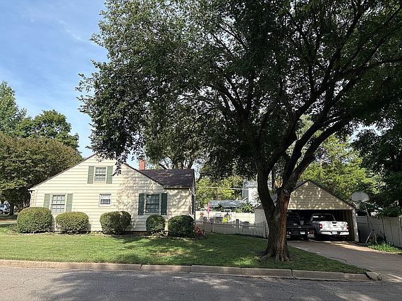 2nd image of 1501 E 4th Ave