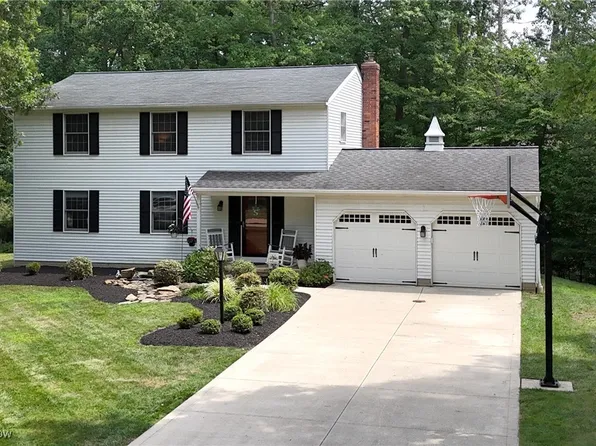 10211 Hickory Ridge Dr, Brecksville, OH 44141