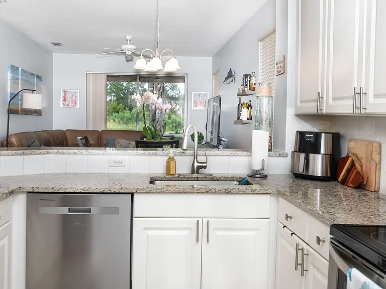 3751 NW Willow Creek Dr — Photo 6