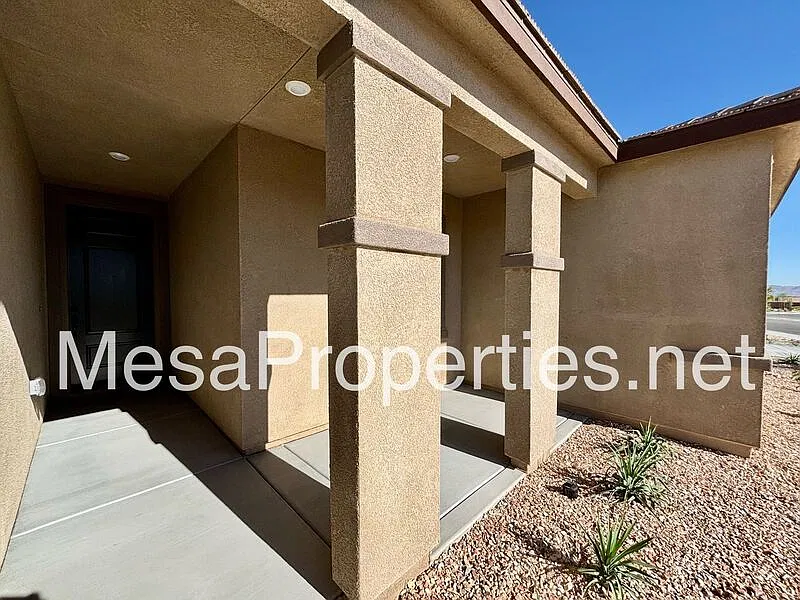 4 bed, 2.0 bath, 1771 sqft, $2,700 — Photo 4