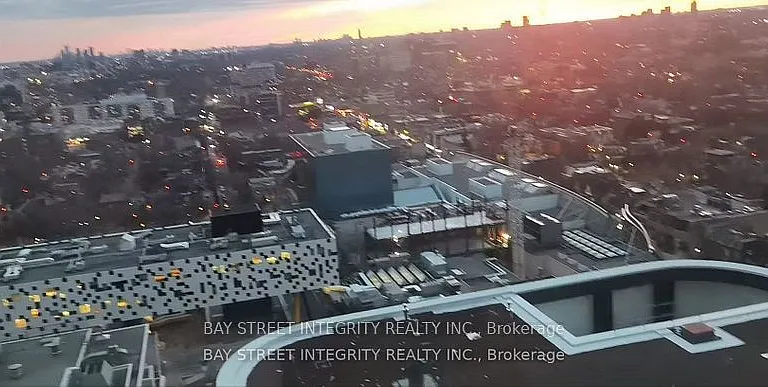 238 Simcoe St — Photo 3