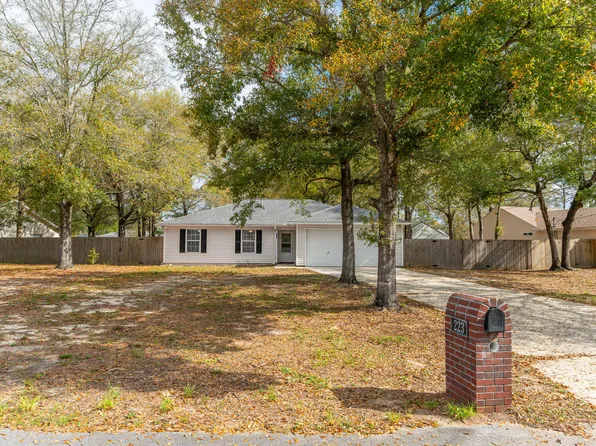 223 Runnymeade Dr, Crestview, FL 32539