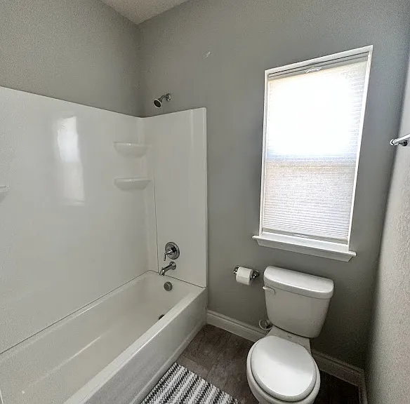2nd Floor Full Bathroom