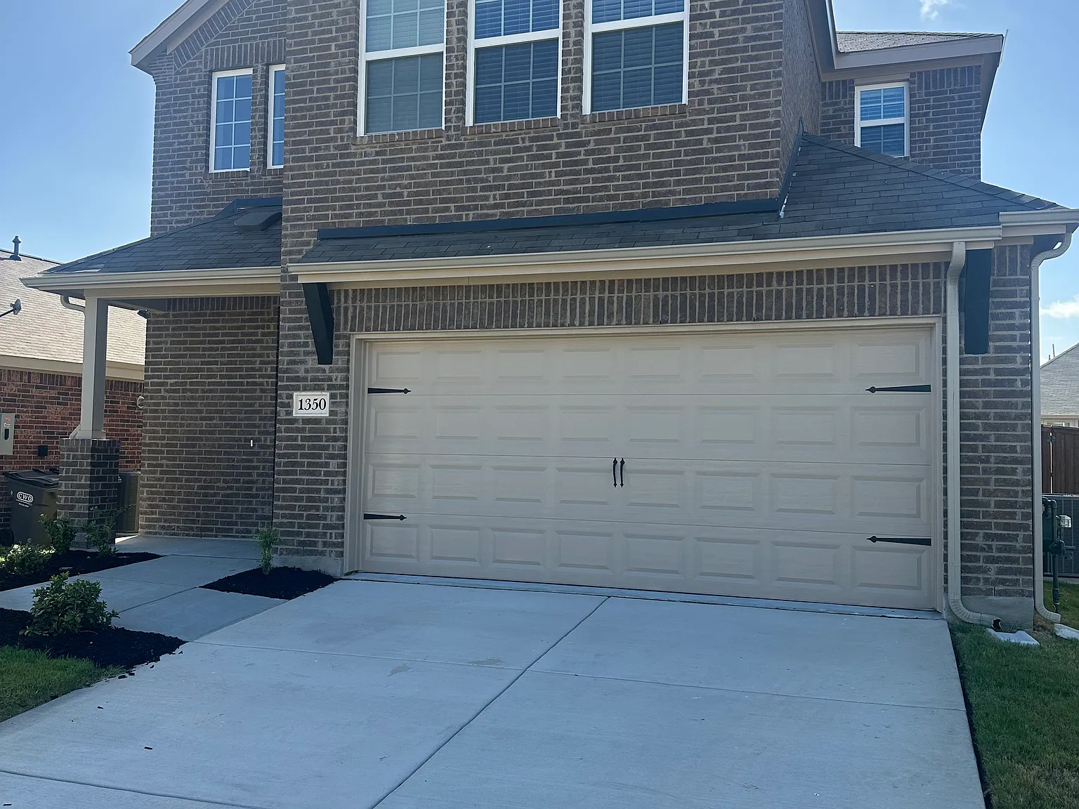 3 bed, 2093 sqft, $2,500 — Photo 2