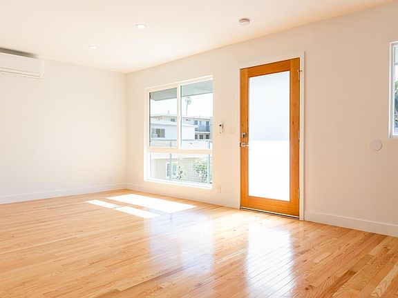 4th image of 1223 N Ross St #13