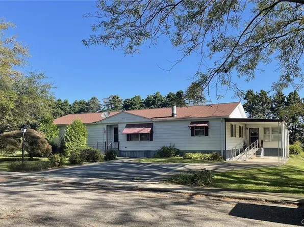 11 Revolutionary Rd, Mount Bethel, PA 18343