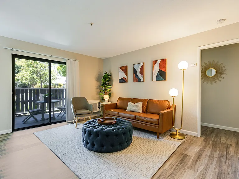 The Dutton Apartments — Photo 11
