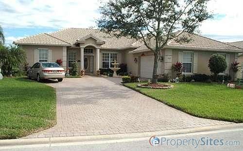 1st image of 407 NW Canterbury Ct