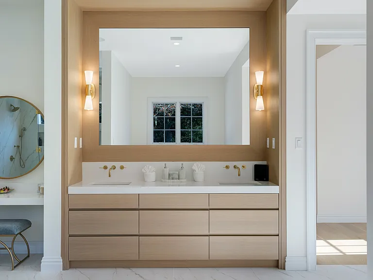 73 Wainscott Stone Rd — Photo 30