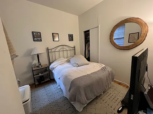 Rented by City Connections Realty | media 3