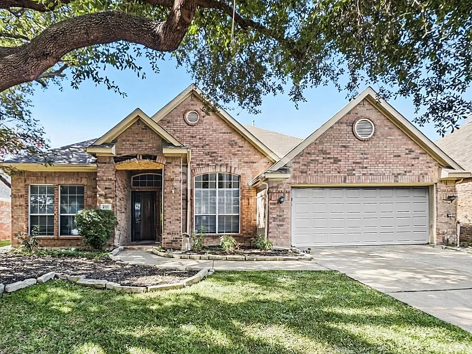 210 Sparrow Hawk Dr