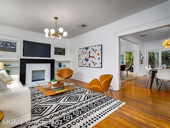 3rd image of 7251 Fountain Ave