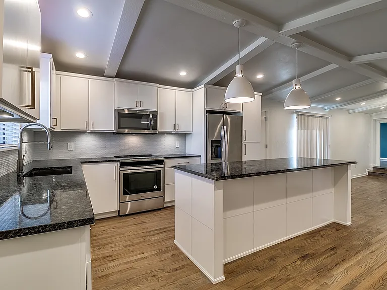 2524 NW 52nd St — Photo 7