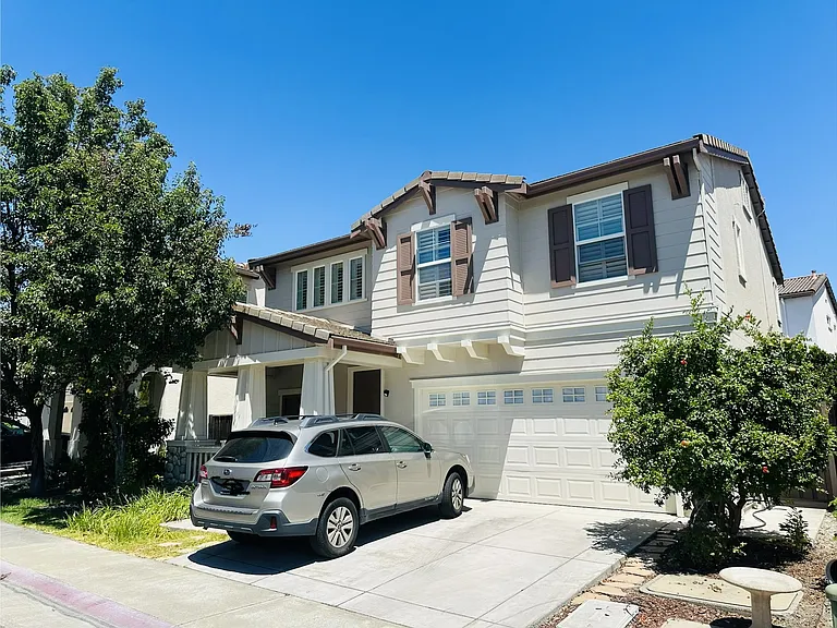 2425 Milford Dr — Photo 3
