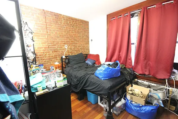 Rented by Dynamik Realty | media 9