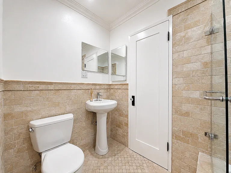 1028 12th St #204 — Photo 15