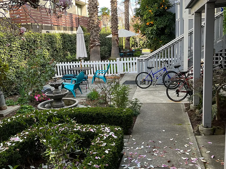 555 Lytton Ave #1 — Photo 2