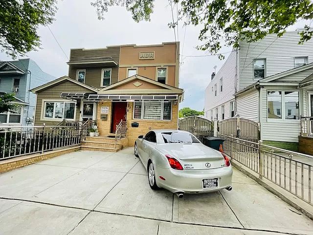 1st image of 15021 Coolidge Ave