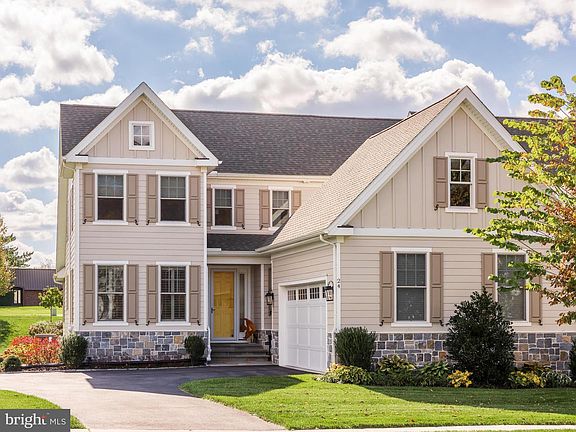 2nd image of 24 Radnor Ln