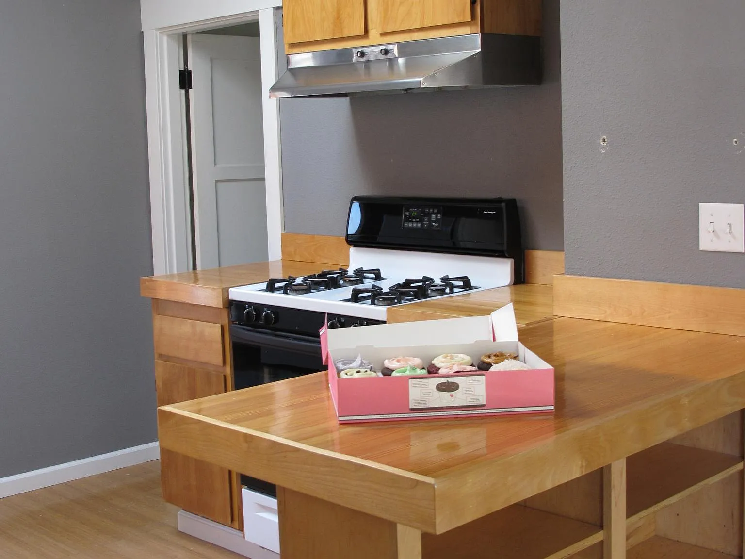 2 bed, 950 sqft, $2,375 — Photo 2