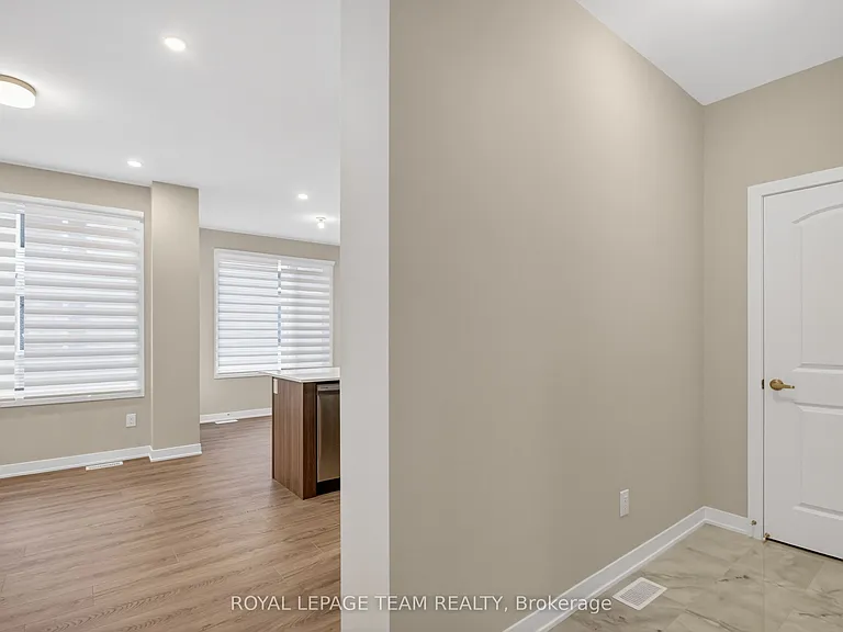 297 Les Emmerson Dr — Photo 8