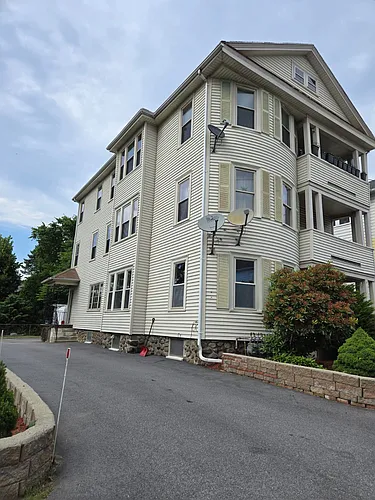 9 Greendale Ave #1 Photo 1