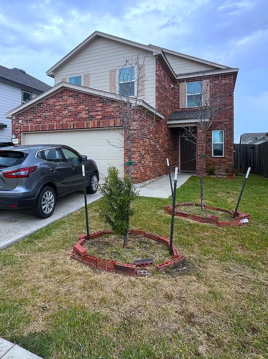 4 bed, 3.0 bath, 2250 sqft, $2,500 — Photo 1