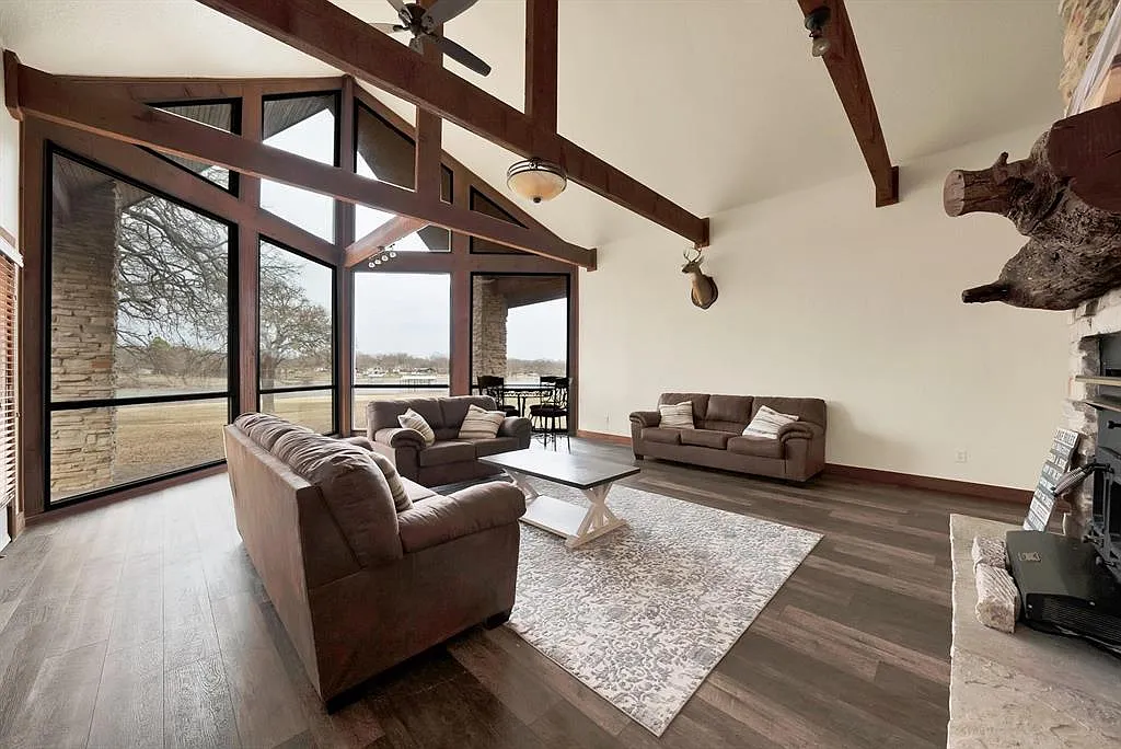 5 bed, 4.0 bath, 3790 sqft, $3,500 — Photo 4