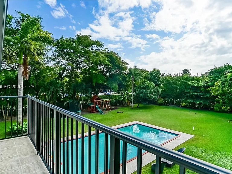 6950 SW 97th Ave — Photo 43