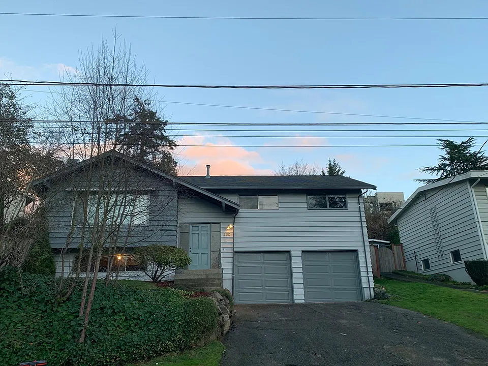 230 105th Ave SE