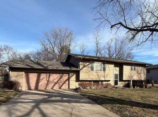908 W 13th St, Larned, KS 67550