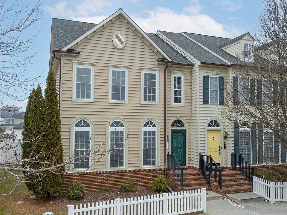 1st image of 329 Carlton Dr