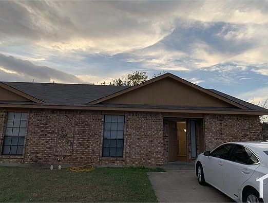 2nd image of 721 Long Ct