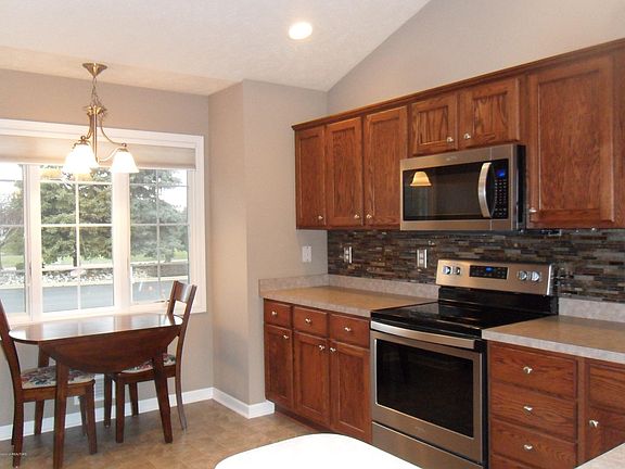 5th image of 627 Burgenstock Dr