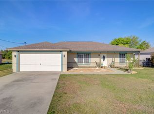 836 Woodridge Cir, Fort Myers, FL 33913