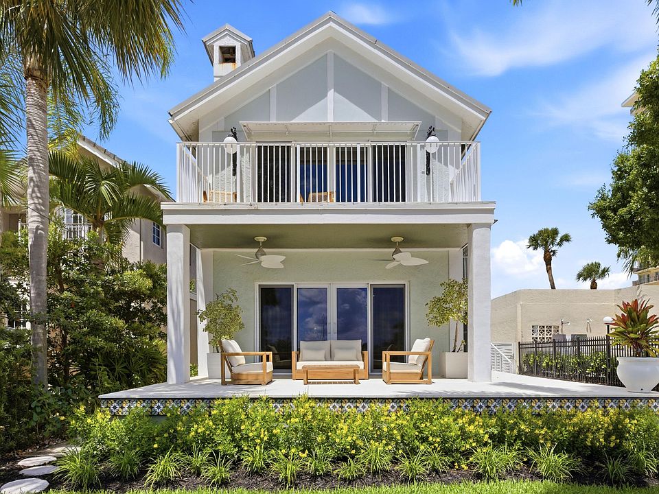1st image of 325 Poinciana Drive