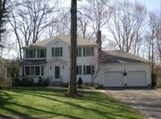 31 Kerry Ln, Whitinsville, MA 01588