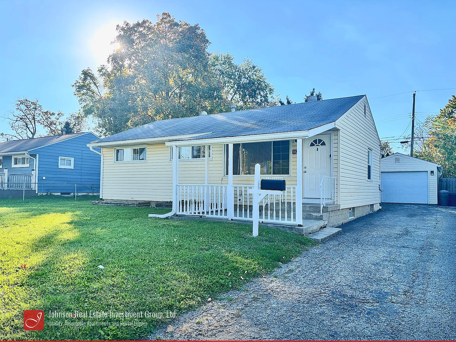 3 bed, 900 sqft, $1,500 — Photo 1