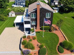 63 Saltaire Ave, Narragansett, RI 02882