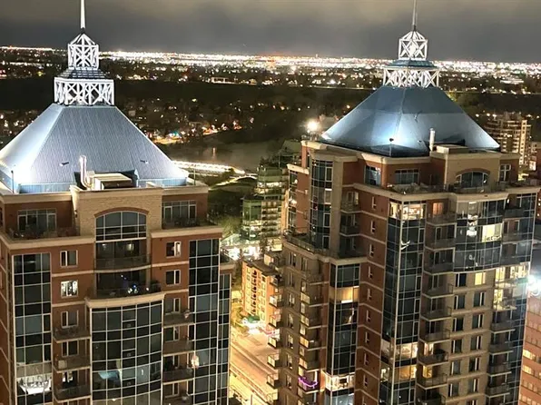 930 S 6th Ave SW #3202, Calgary, AB T2P 1J3