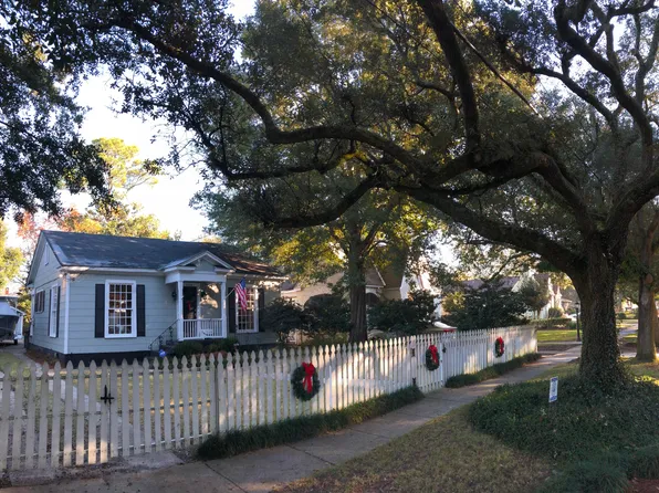 1954 Old Government St, Mobile, AL 36606