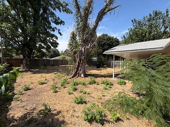 2nd image of 621 Timber Ln
