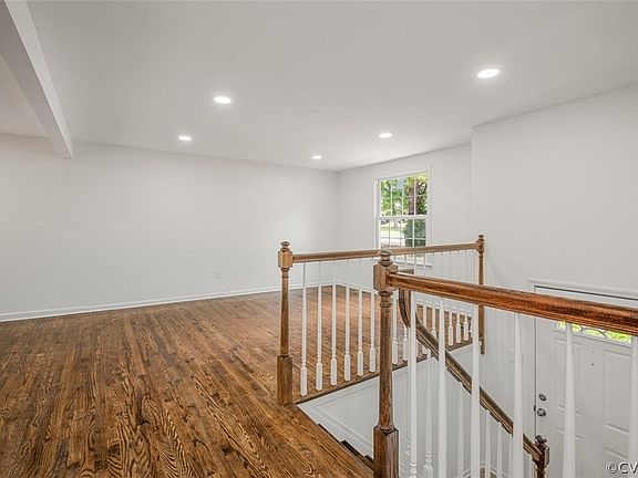 4th image of 1019 Sonnet Hill Dr