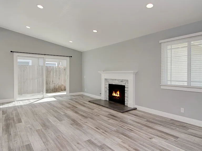 980 Presidio Dr — Photo 4