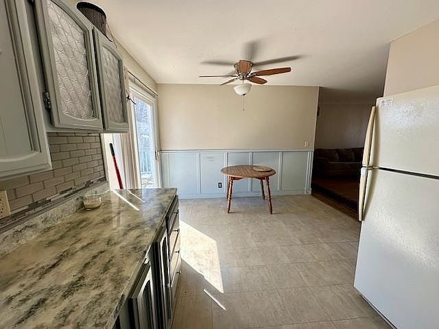 2nd image of 912 Fairfield Ave