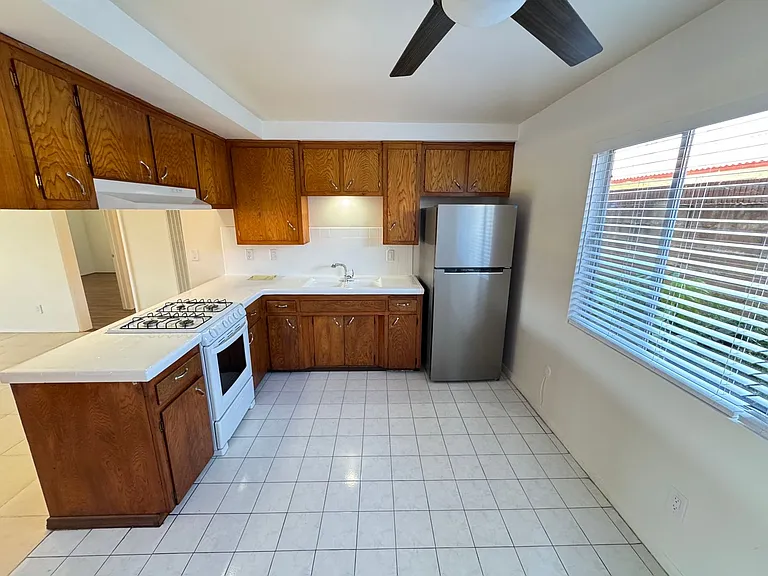 5642 Rosemead — Photo 26