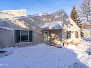 2502 26th Ave S, Grand Forks, ND 58201