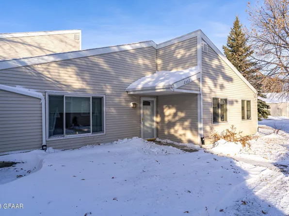 2502 26th Ave S, Grand Forks, ND 58201