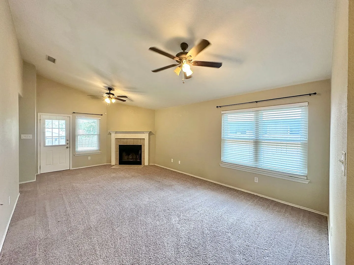 1308 Saddle Dr — Photo 3